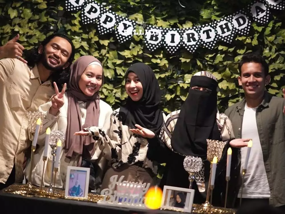 momen kedekatan pesepakbola dan mertua © instagram