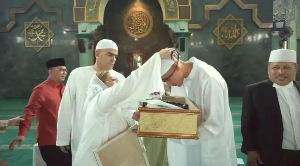 momen kedekatan pesepakbola dan mertua © instagram