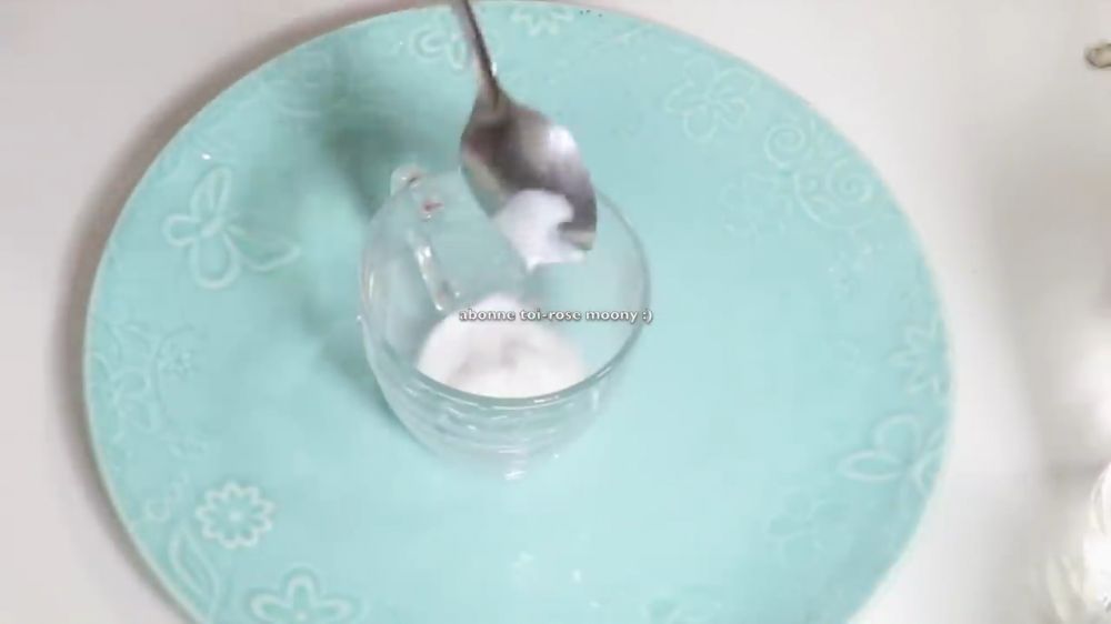 Hanya butuh 2 menit, ini cara cepat bersihkan kerak gosong di pantat teflon cuma tambah 1 ampas dapur