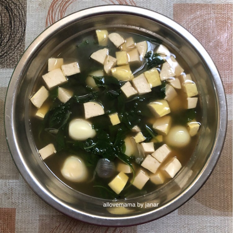 30 Resep sayur bayam bening, segar, simpel, dan menggugah selera