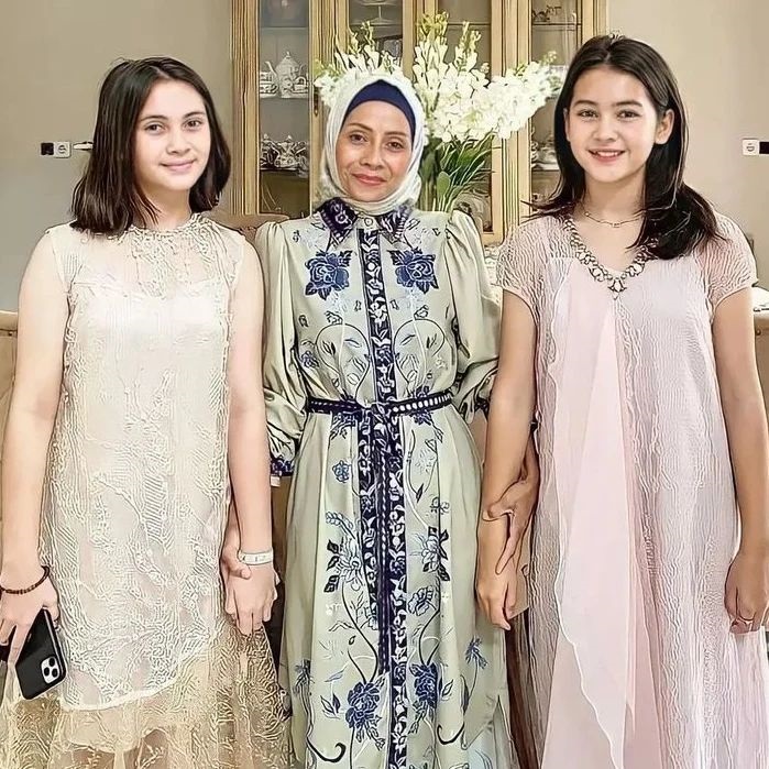 sandrinna disebut jauh dari sang ibu sejak berpacaran © berbagai sumber