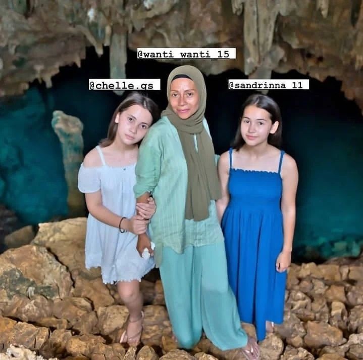 sandrinna disebut jauh dari sang ibu sejak berpacaran © berbagai sumber