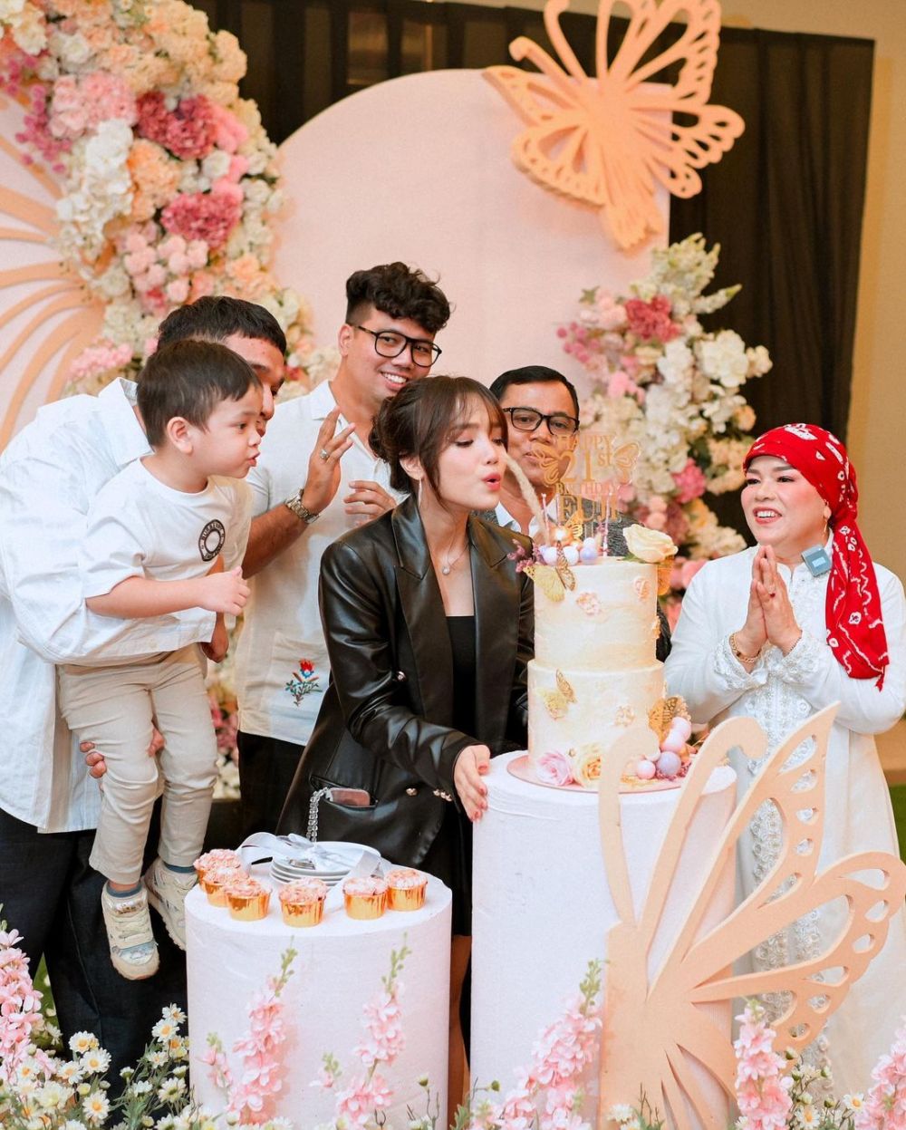 pesta ultah fuji ke-21 © 2023 brilio.net pesta ultah fuji ke-21 © 2023 brilio.net