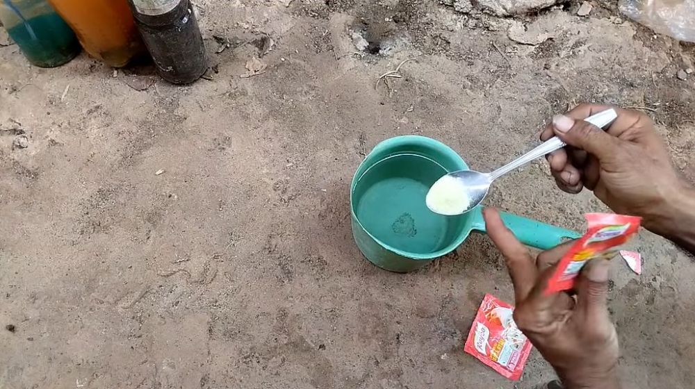 Bukan diberi micin dan air beras, ini trik agar tanaman cabai berbuah lebat cuma pakai 1 bumbu dapur