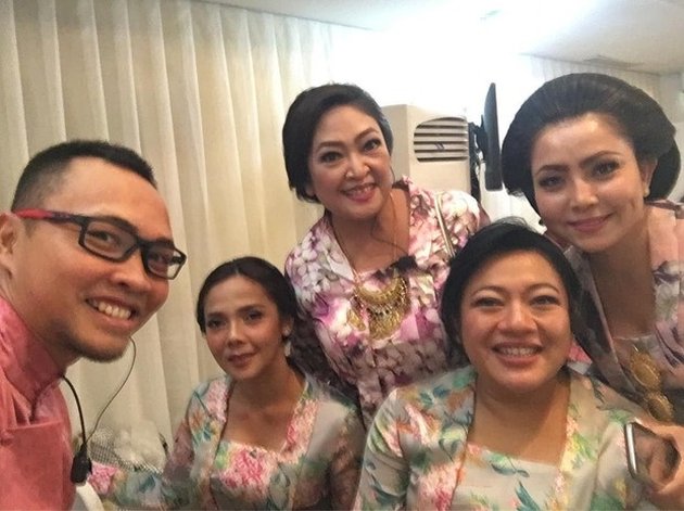 Mayangsari bareng keluarga suami © 2023 brilio.net