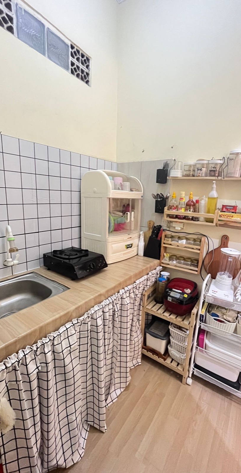 dapur kontrakan estetik tanpa kitchen set © 2023 brilio.net