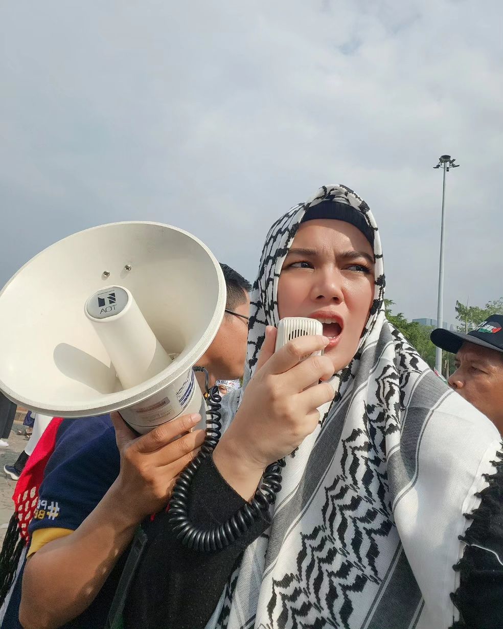 seleb ikut Aksi Bela Palestina © 2023 brilio.net seleb ikut Aksi Bela Palestina © 2023 brilio.net