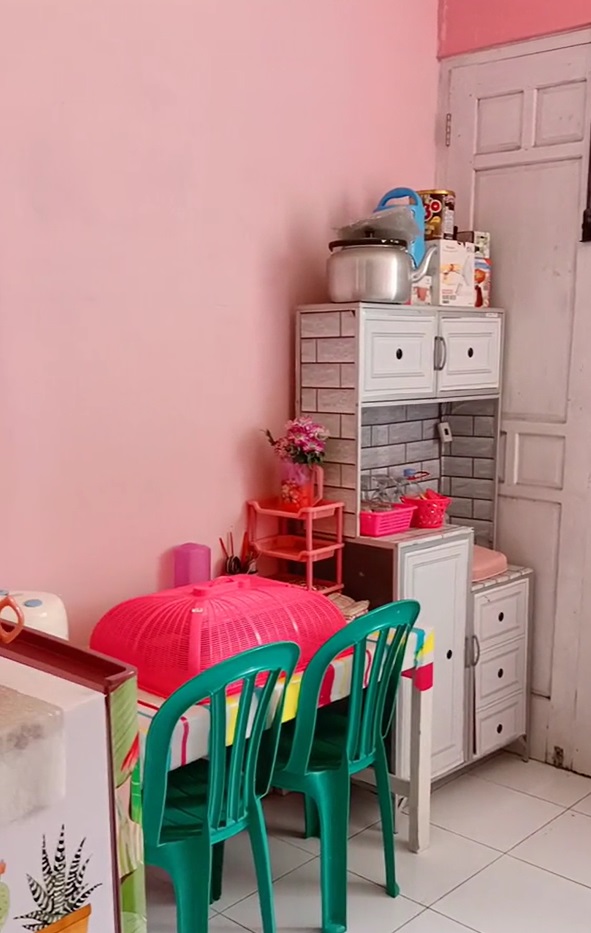 potret dapur tanpa kitchen set visualnya nyegerin mata © berbagai sumber