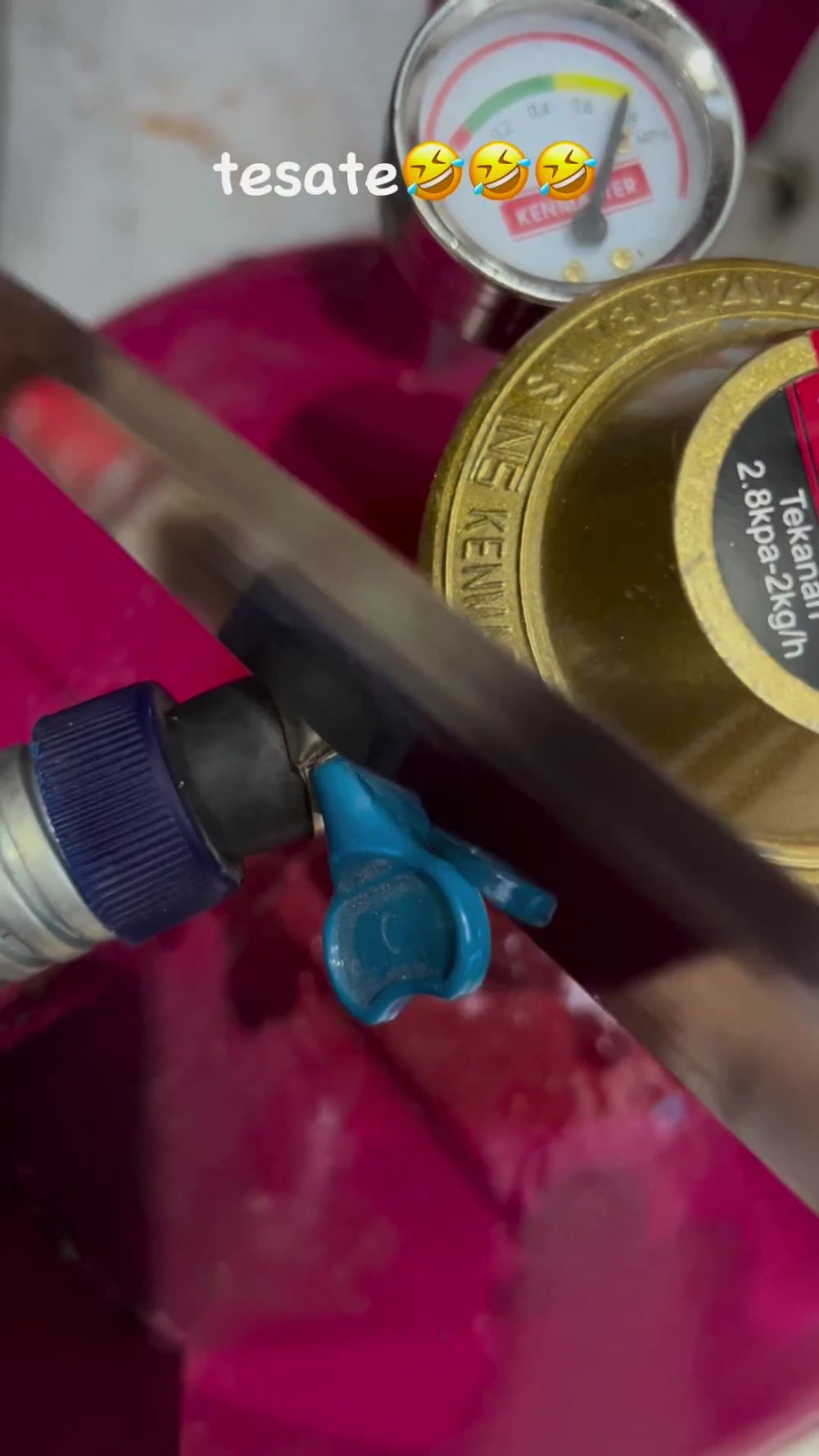 Tak perlu ganti karet atau lepas regulator, ini trik atasi tabung gas elpiji mampet cuma pakai 1 alat