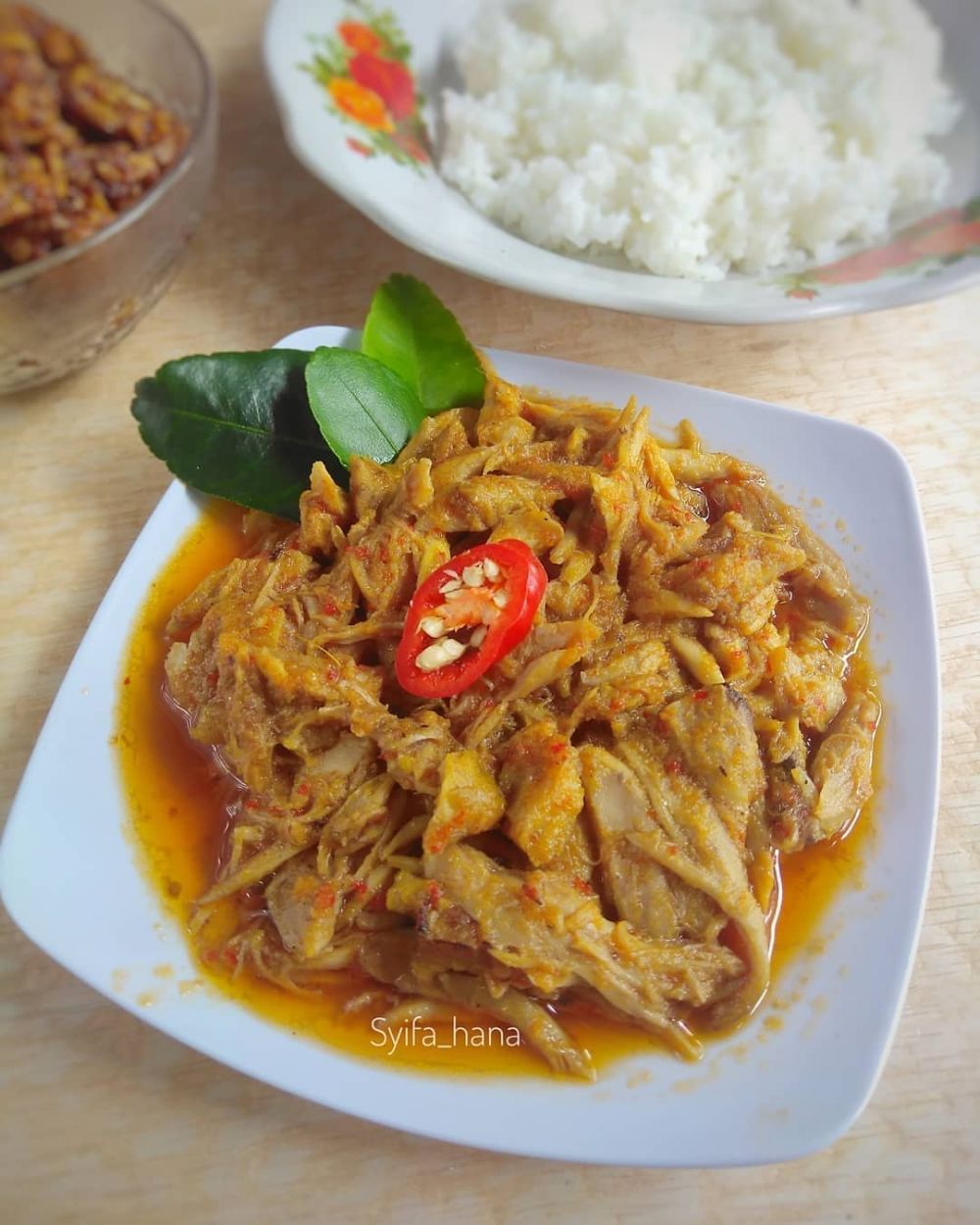 25 Resep olahan ayam suwir pedas, gurih dan lezatnya bikin nambah