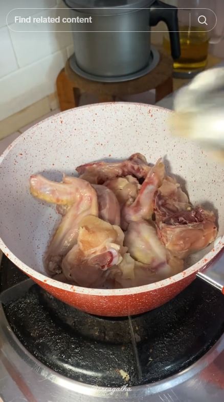 Cukup 10 menit, ini trik ungkep ayam supaya bumbu meresap, antialot, dan tahan lama disimpan