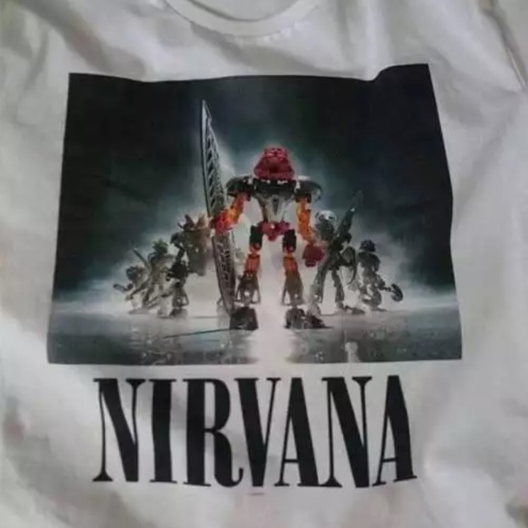 Potret pelesetan brand pada busana Berbagai sumber