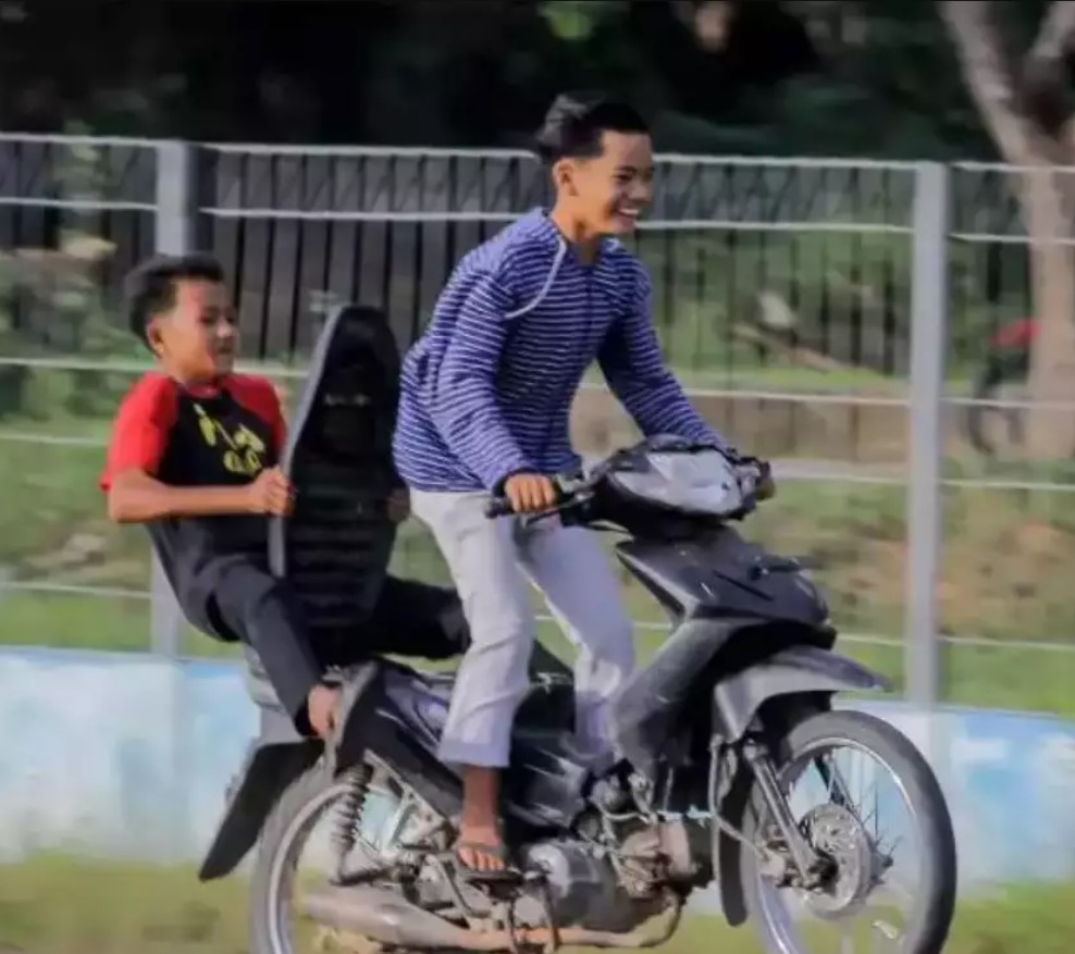 motor rusak bikin montir nangis Berbagai sumber