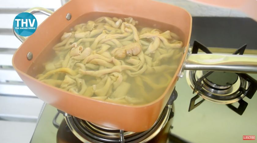 Cukup tambah 1 bahan dapur, ini trik bikin usus krispi lebih gurih dan tak alot hingga 2 bulan