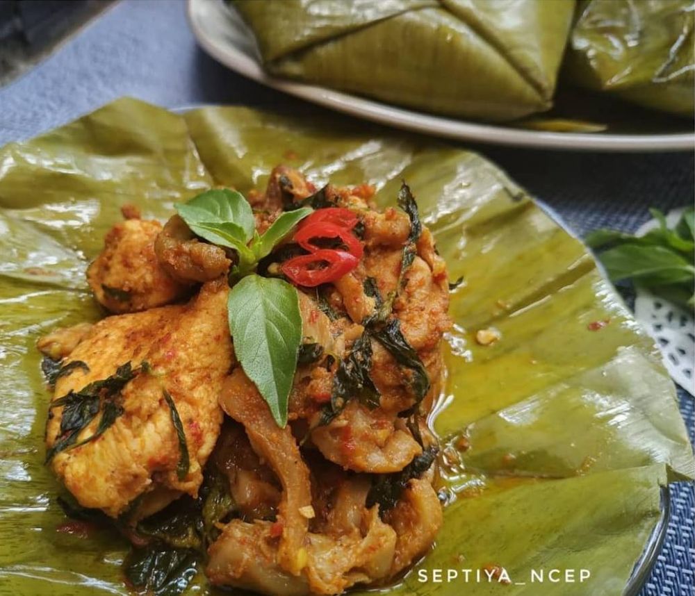 21 Cara membuat pepes ayam kemangi, simpel dan bikin nagih