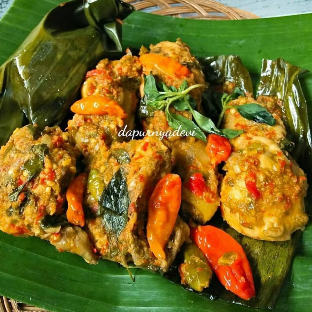 21 Cara membuat pepes ayam kemangi, simpel dan bikin nagih