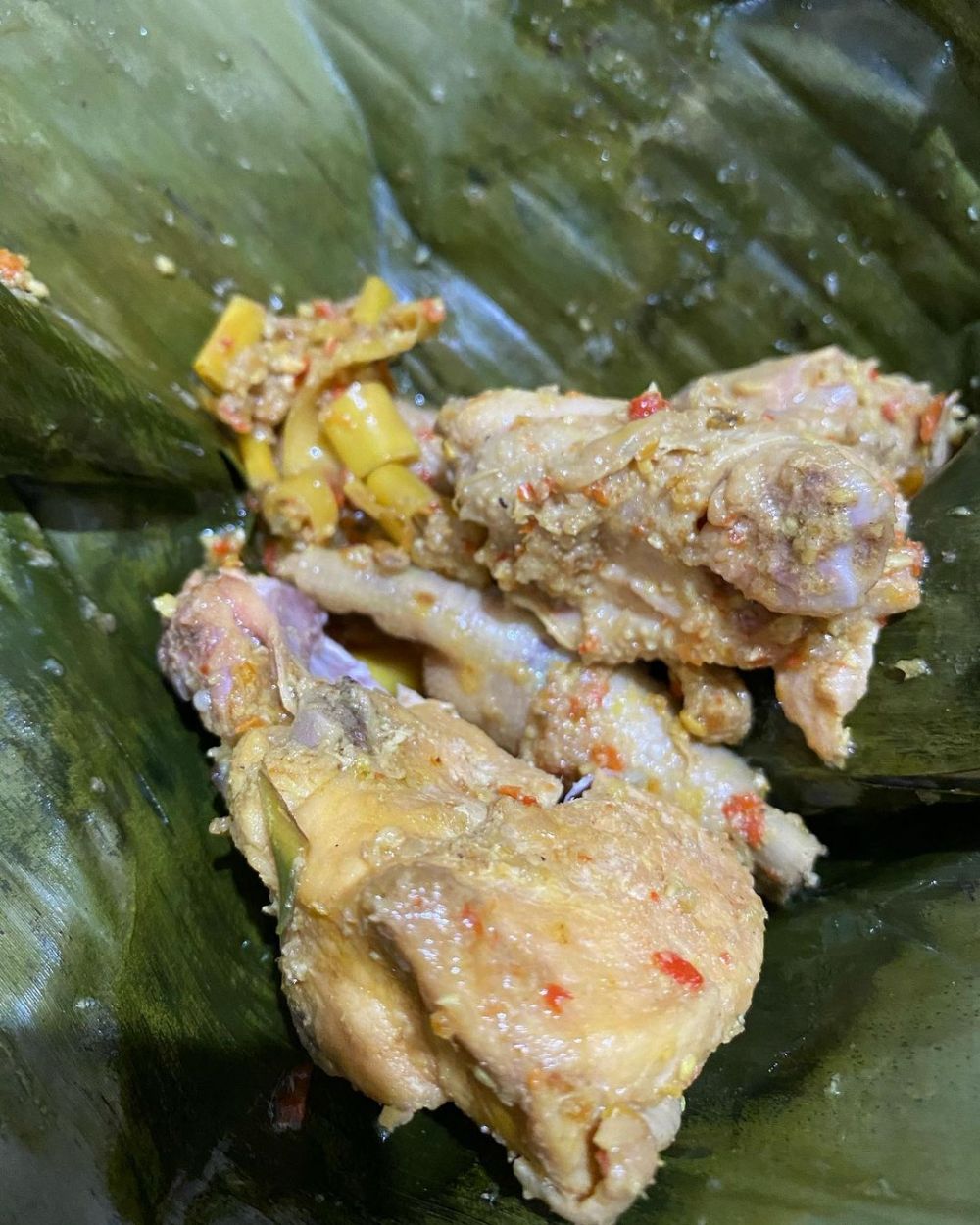 21 Cara membuat pepes ayam kemangi, simpel dan bikin nagih