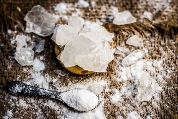 ditabur bedak © Instagram