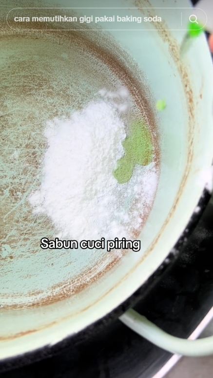 Tanpa sitrun atau air panas, ini trik basmi kerak membekas di bagian dalam panci pakai 1 bahan dapur