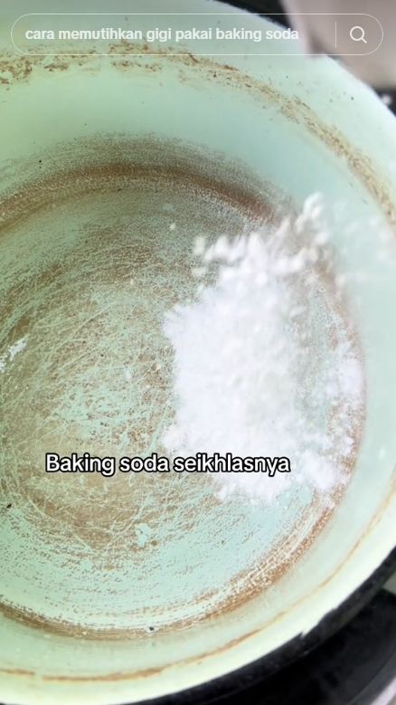 Tanpa sitrun atau air panas, ini trik basmi kerak membekas di bagian dalam panci pakai 1 bahan dapur