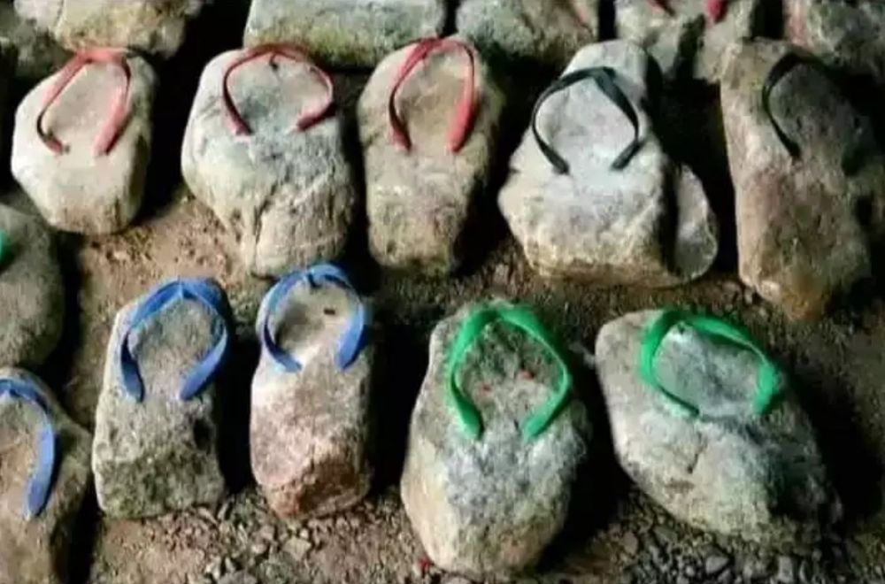 Potret kocak desain nyeleneh sandal Berbagai sumber Potret kocak desain nyeleneh sandal Berbagai sumber