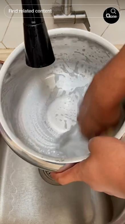 Tak cuma pakai sabun, ini cara basmi bau tak sedap yang menempel di panci presto pakai 1 bahan dapur