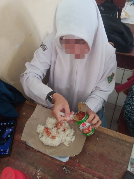 kelakuan nyeleneh siswa di dalam kelas Berbagai sumber