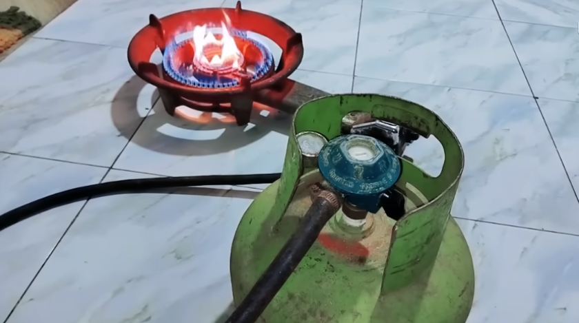Bukan ditambal karet gelang atau sabun, ini trik mengatasi tabung gas bocor pakai 1 alat sederhana