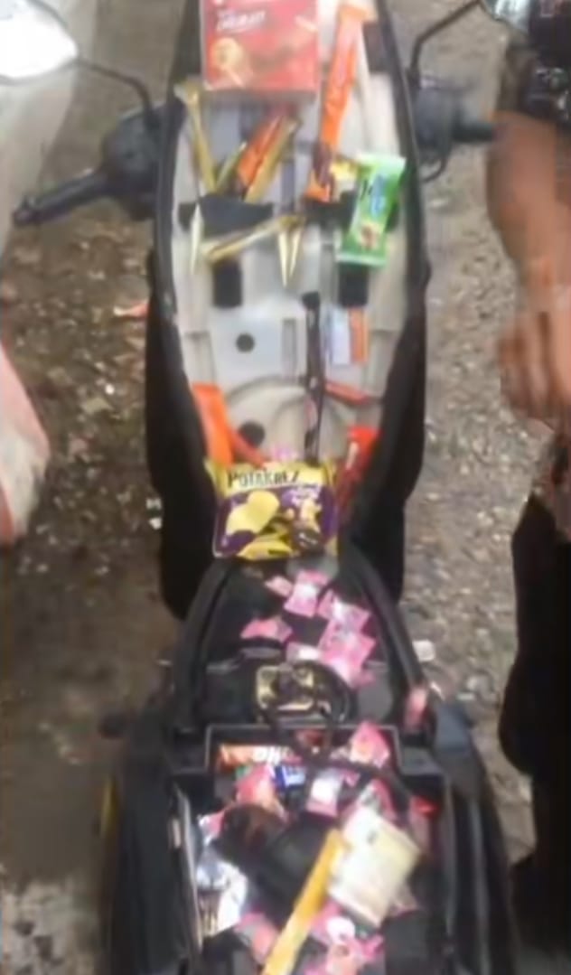 motor tempat makan berbagai sumber