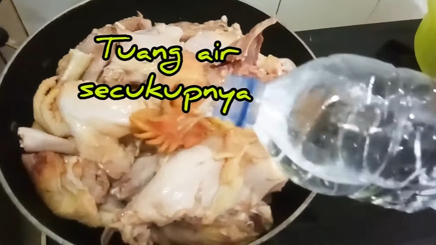 Tanpa presto, ini cara merebus ayam kampung empuk dalam 12 menit meski tak pakai jahe atau daun pepaya