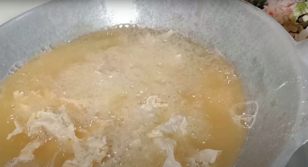 Tanpa baking soda dan putih telur, ini trik bikin ayam goreng krispi yang keriting dan renyah seharian