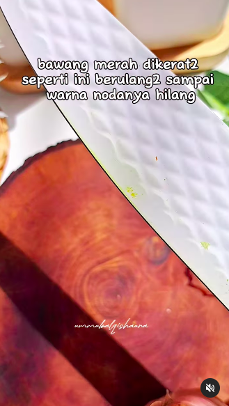 Nggak perlu dicuci, ini cara cepat bersihkan noda kunyit di pisau cuma pakai 1 bahan sambal