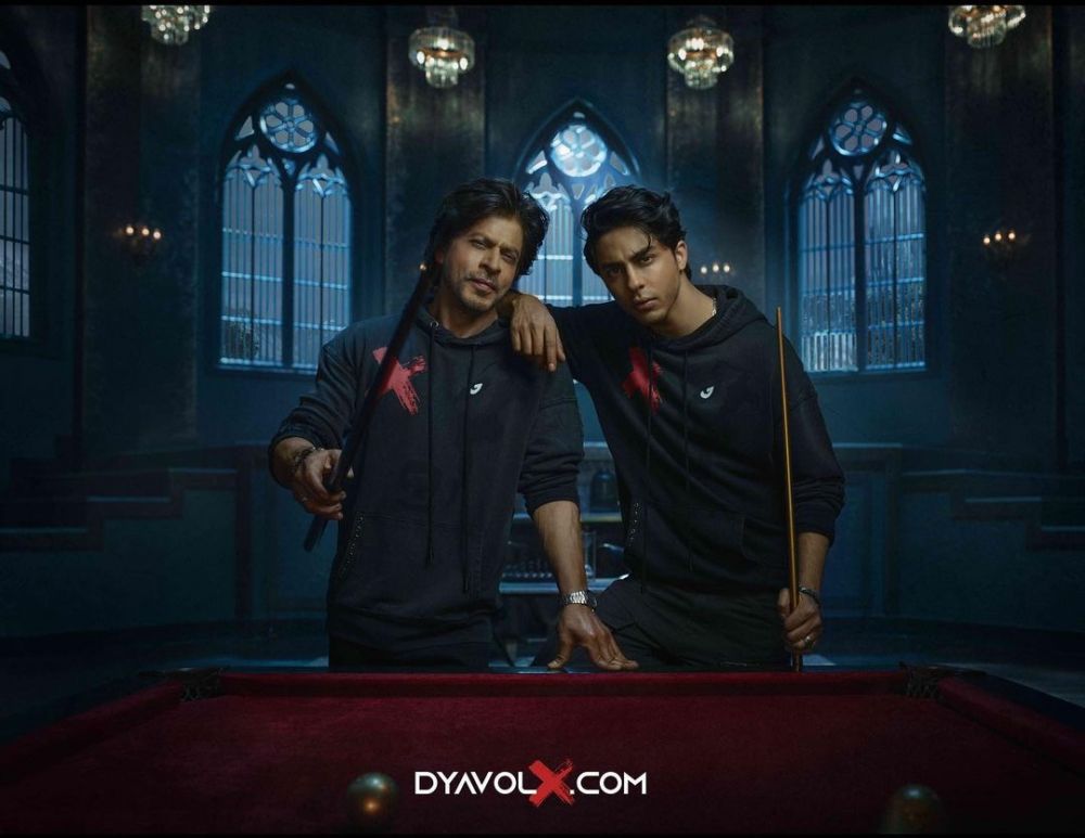 Shah Rukh Khan dan Aryan Khan © 2023 brilio.net Shah Rukh Khan dan Aryan Khan © 2023 brilio.net