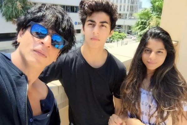 Shah Rukh Khan dan Aryan Khan © 2023 brilio.net