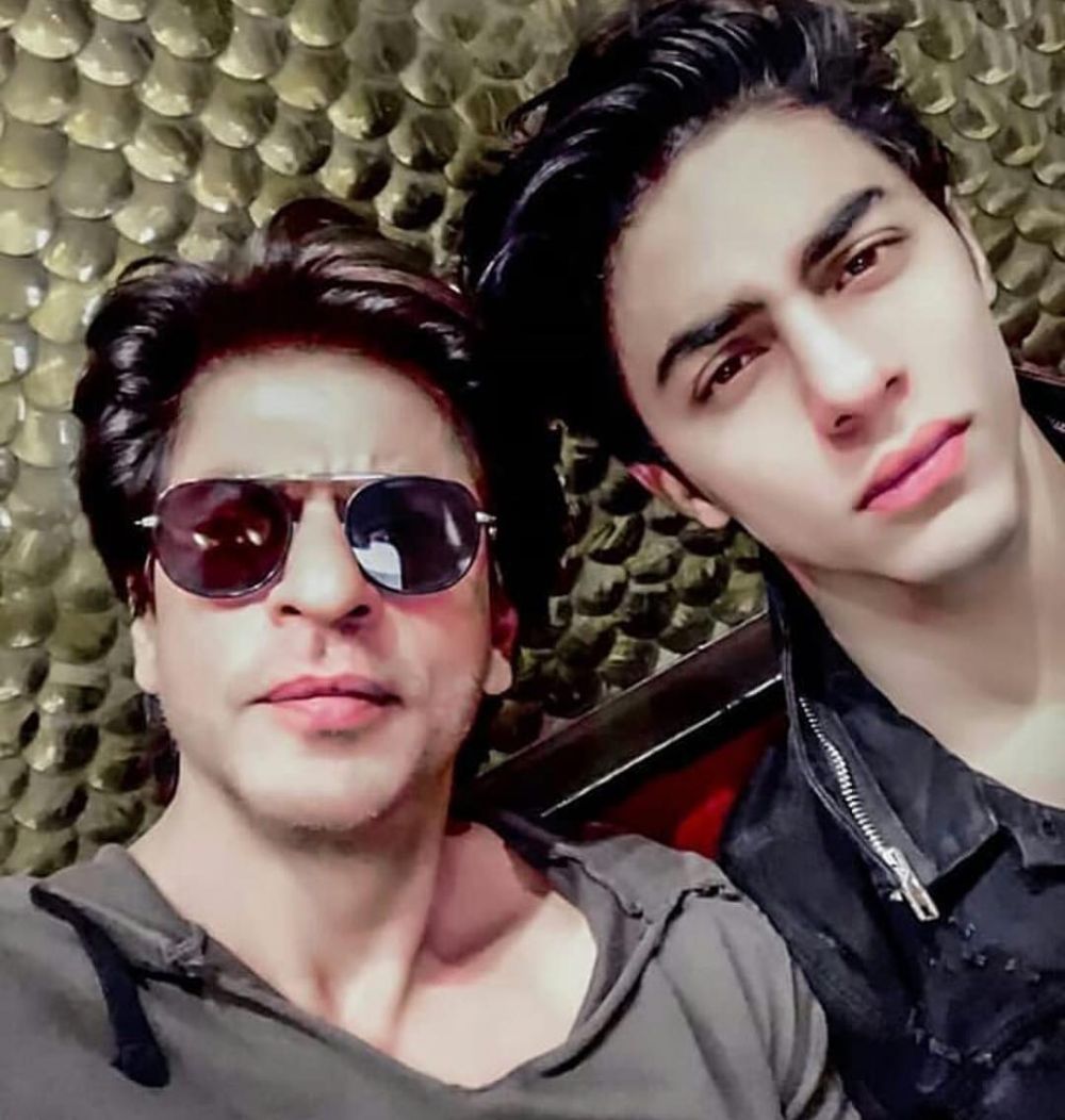 Shah Rukh Khan dan Aryan Khan © 2023 brilio.net