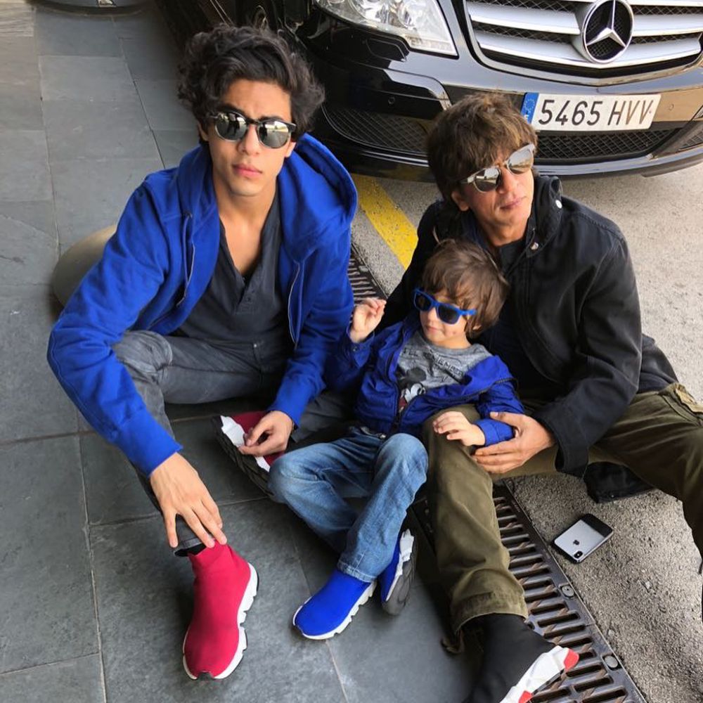Shah Rukh Khan dan Aryan Khan © 2023 brilio.net Shah Rukh Khan dan Aryan Khan © 2023 brilio.net