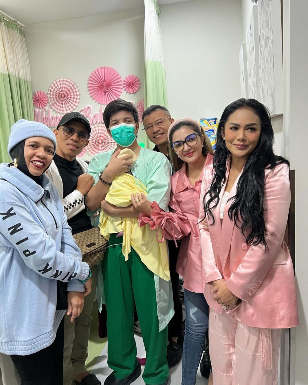 momen kelahiran anak aurel hermansyah dan atta halilintar © 2023 brilio.net momen kelahiran anak aurel hermansyah dan atta halilintar © 2023 brilio.net