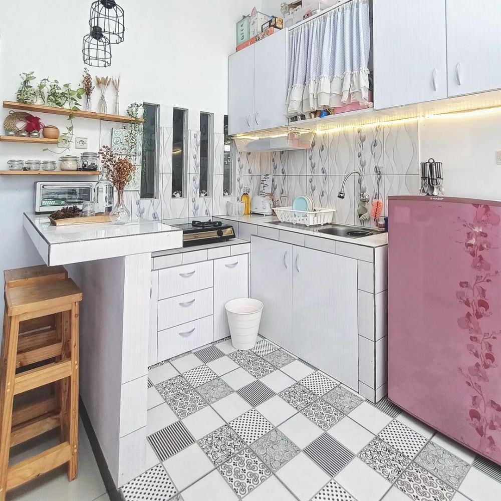 dapur mungil mini bar sederhana tapi estetik © 2023 brilio.net