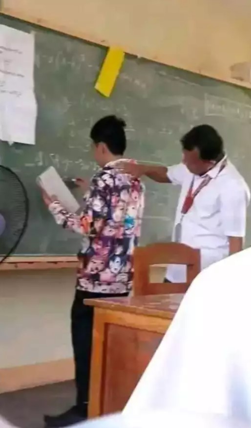 Potret kocak salah kostum Berbagai sumber