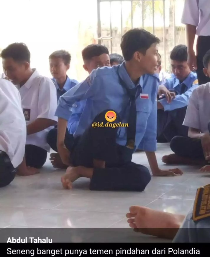 Potret kocak salah kostum Berbagai sumber