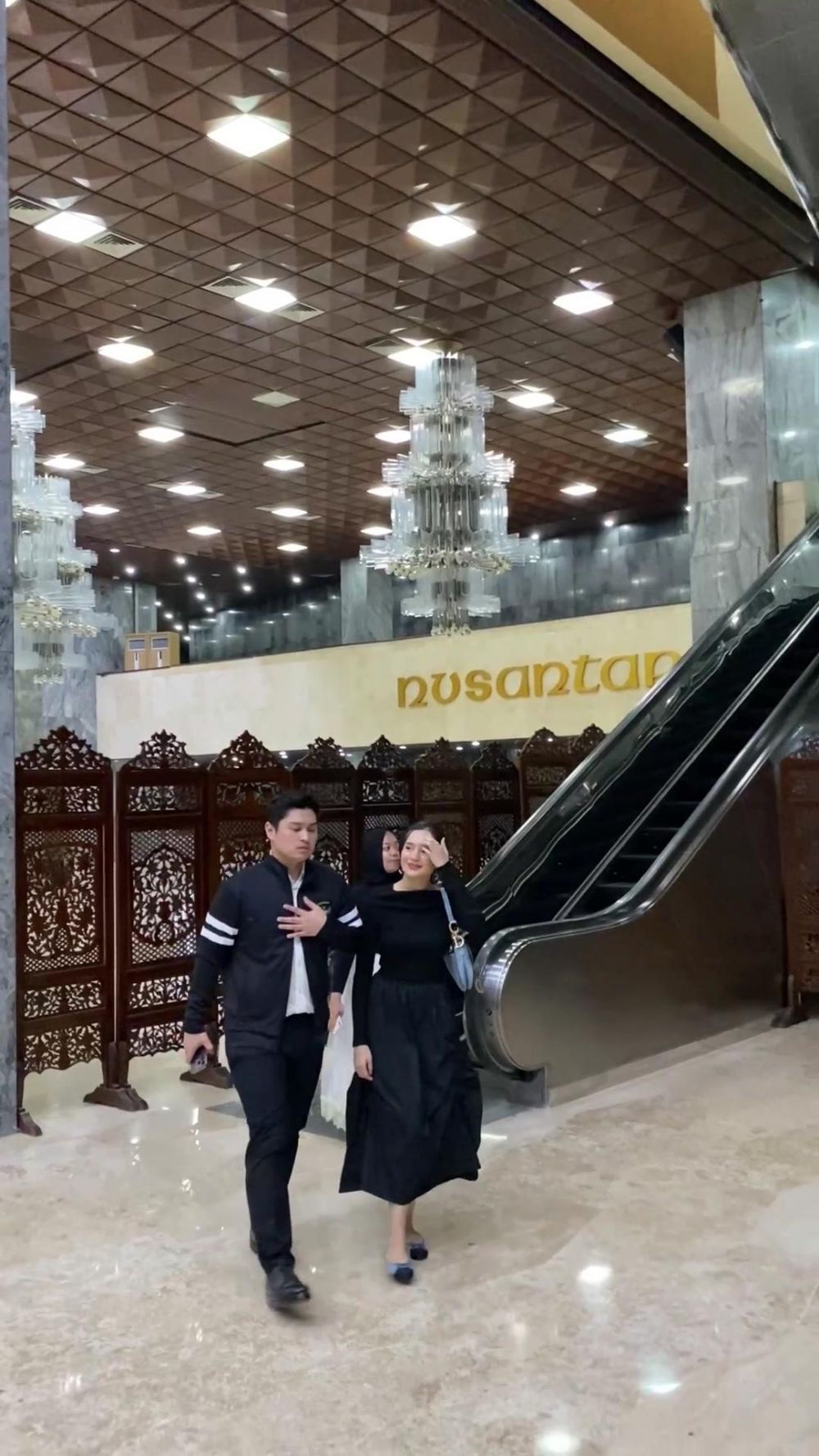 beby tsabina dan kekasih baru anggota dpr ri © berbagai sumber beby tsabina dan kekasih baru anggota dpr ri © berbagai sumber