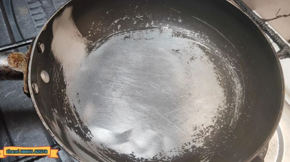 Cara memperbaiki lapisan teflon yang rusak dan terkelupas, modal Rp1.600 langsung bisa dipakai lagi