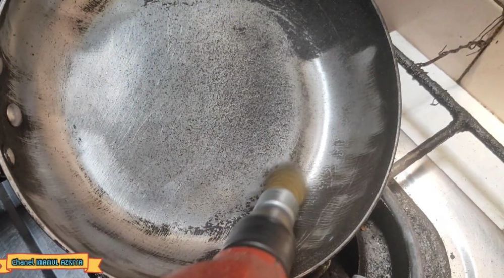 Cara memperbaiki lapisan teflon yang rusak dan terkelupas, modal Rp1.600 langsung bisa dipakai lagi