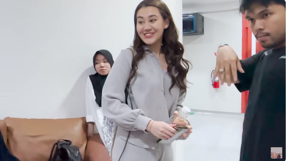 momen aaliyah dan thariq halilintar tunggu aurel lahiran © berbagai sumber momen aaliyah dan thariq halilintar tunggu aurel lahiran © berbagai sumber