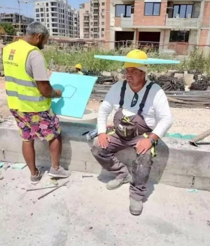 Potret kocak desain nyeleneh topi Berbagai sumber Potret kocak desain nyeleneh topi Berbagai sumber