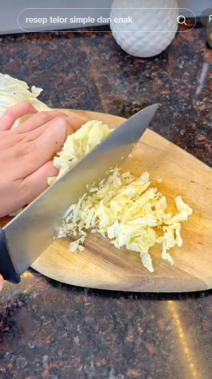Bukan ditambah terigu atau tempe, ini trik bikin telur dadar semakin tebal cuma pakai 2 bahan makanan