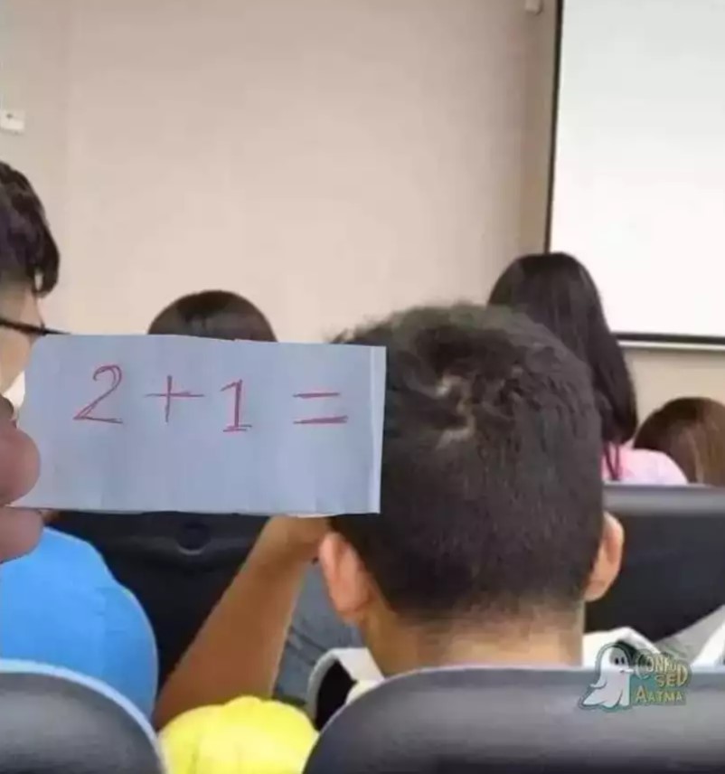 Jepretan kocak dari belakang Berbagai sumber