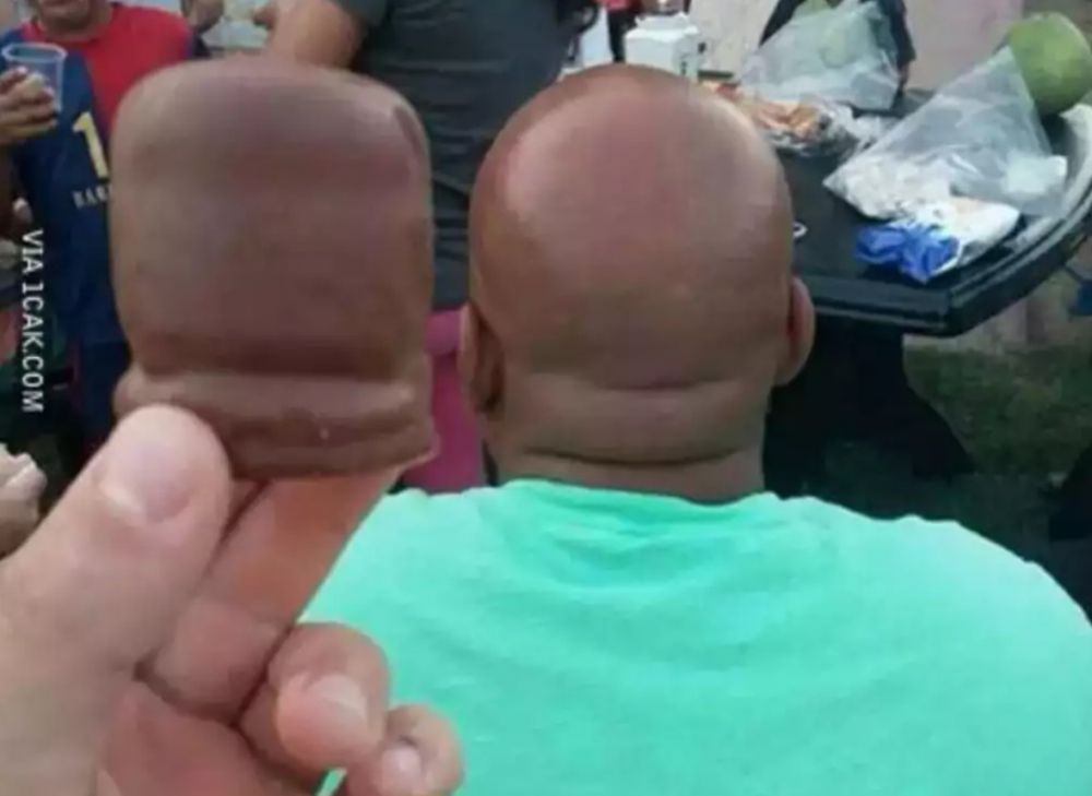 Jepretan kocak dari belakang Berbagai sumber