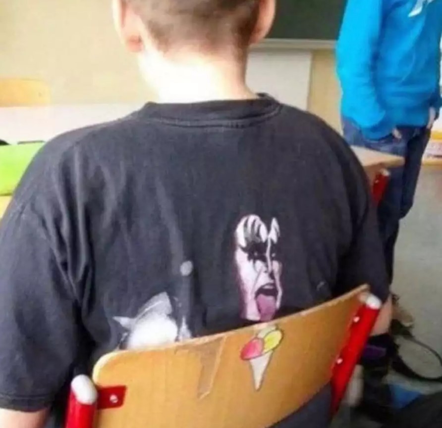 Jepretan kocak dari belakang Berbagai sumber