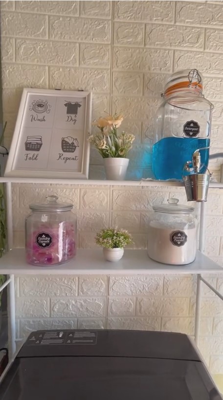 dapur mungil tanpa kitchen set dari aluminium © 2023 brilio.net